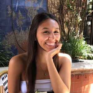 Meet your Posher, Adriana